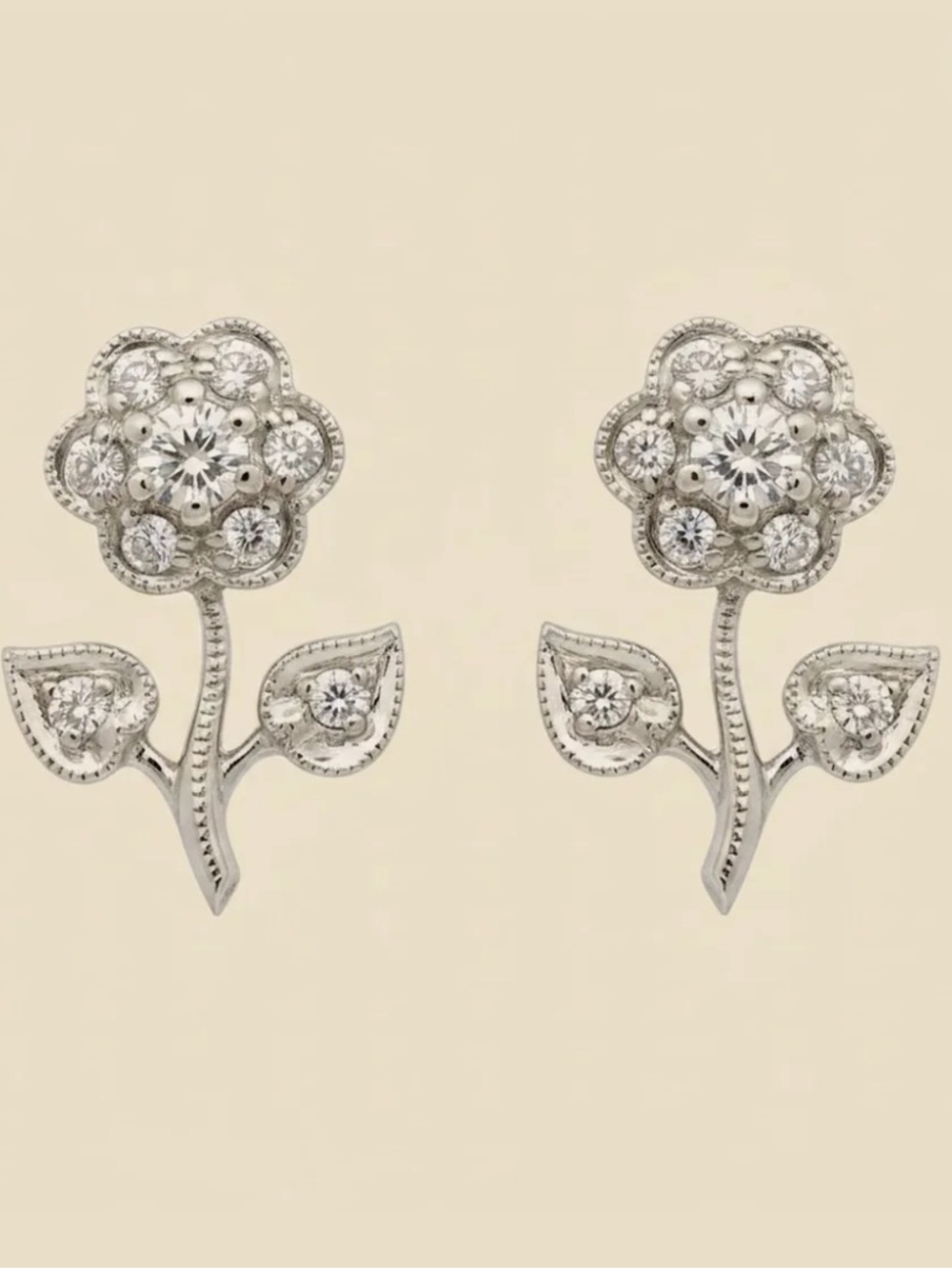 14k WG Beautiful Quality Diamond Flower Sparkling Summer Earrings